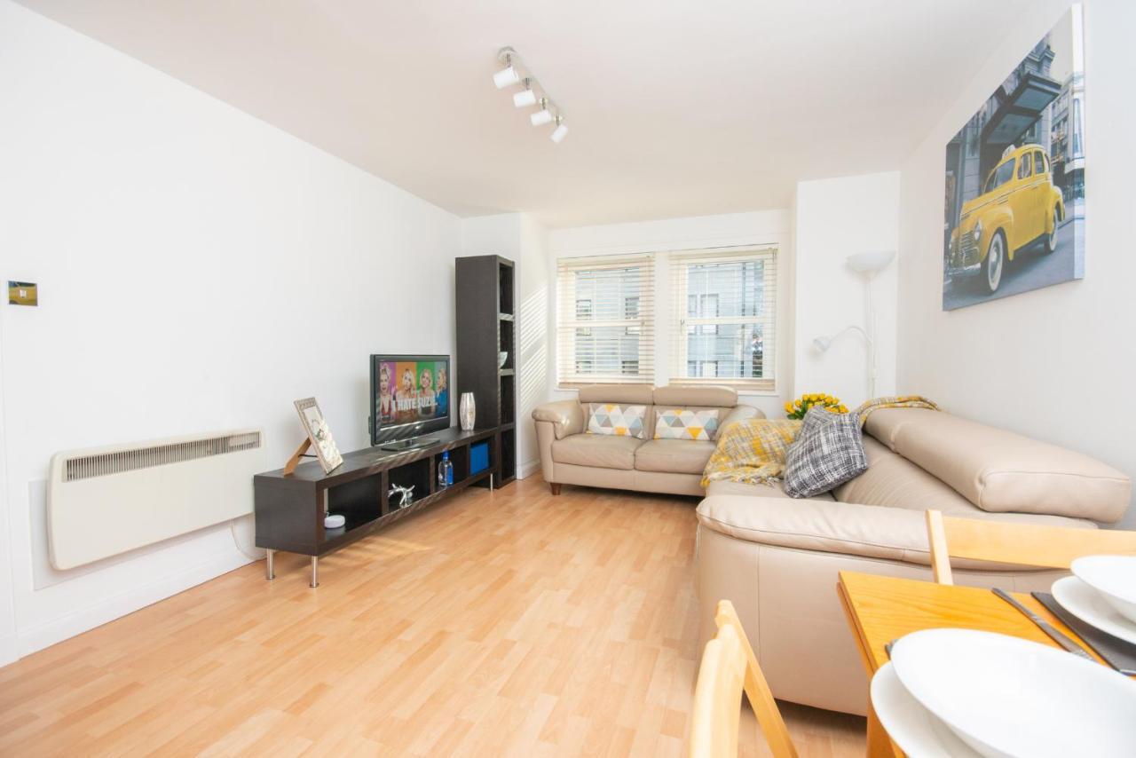 Dwellcome Home Ltd 2 Bedroom King & Double Central Apartment, Free Allocated Barrier Secured Parking Space At Rear Entrance & Fast Wifi, Ideal For Long Term Contractor, Corporate, Etc Stays, Regular Housekeeping Option - See Our Site For Assurance أبردين المظهر الخارجي الصورة