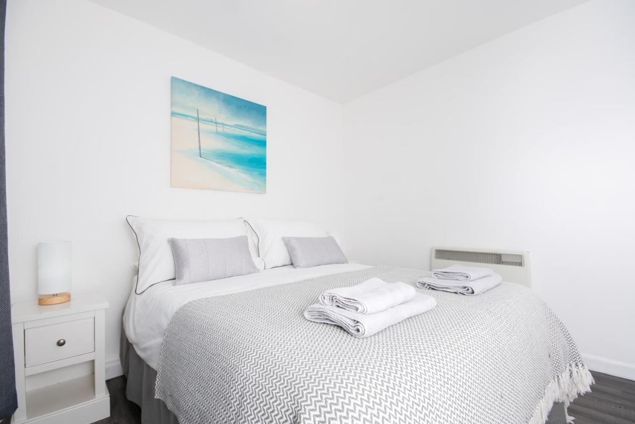 Dwellcome Home Ltd 2 Bedroom King & Double Central Apartment, Free Allocated Barrier Secured Parking Space At Rear Entrance & Fast Wifi, Ideal For Long Term Contractor, Corporate, Etc Stays, Regular Housekeeping Option - See Our Site For Assurance أبردين المظهر الخارجي الصورة