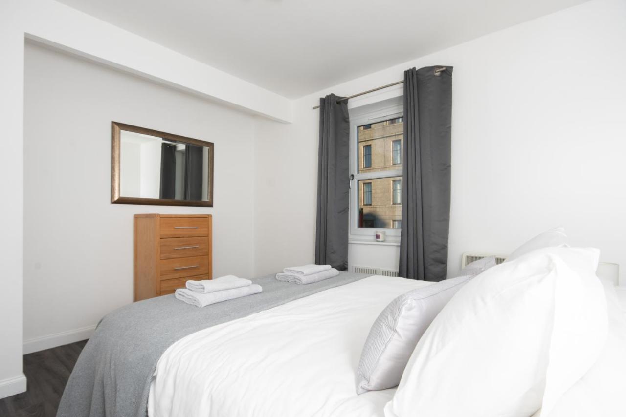 Dwellcome Home Ltd 2 Bedroom King & Double Central Apartment, Free Allocated Barrier Secured Parking Space At Rear Entrance & Fast Wifi, Ideal For Long Term Contractor, Corporate, Etc Stays, Regular Housekeeping Option - See Our Site For Assurance أبردين المظهر الخارجي الصورة