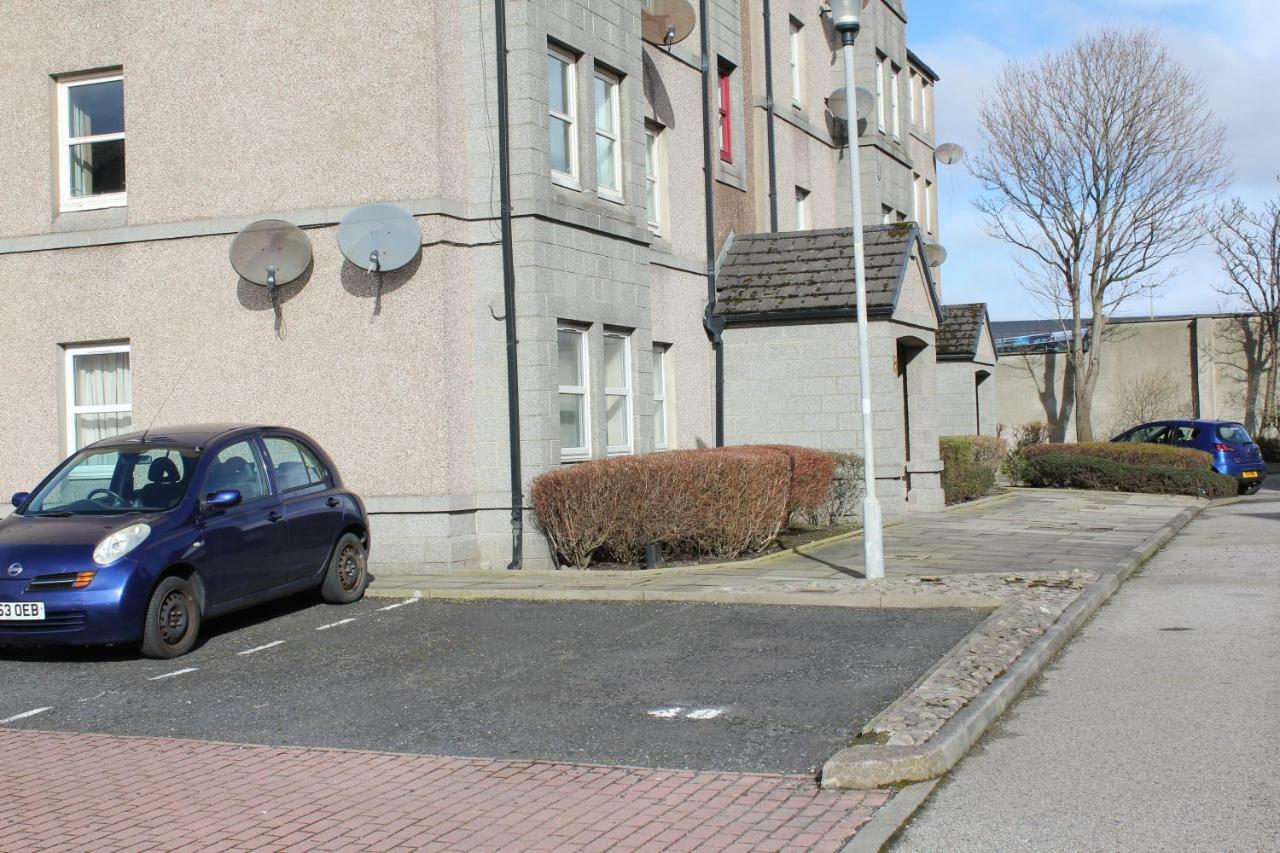 Dwellcome Home Ltd 2 Bedroom King & Double Central Apartment, Free Allocated Barrier Secured Parking Space At Rear Entrance & Fast Wifi, Ideal For Long Term Contractor, Corporate, Etc Stays, Regular Housekeeping Option - See Our Site For Assurance أبردين المظهر الخارجي الصورة